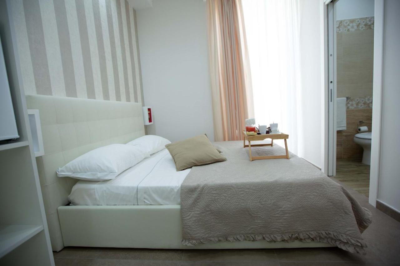 Philip Royal Bed & Breakfast Naples Exterior photo