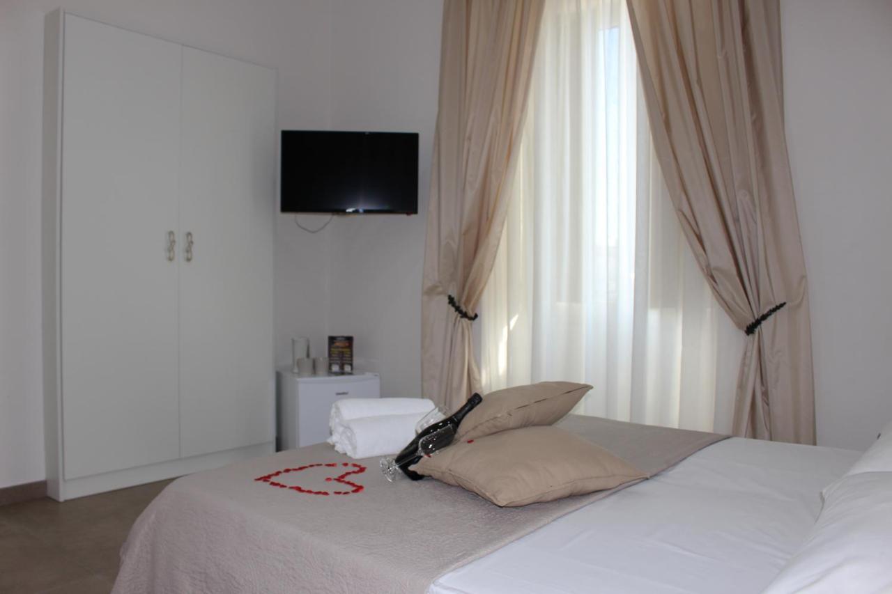 Philip Royal Bed & Breakfast Naples Exterior photo